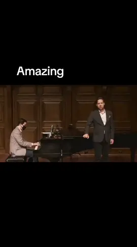 🌺 Christopher Lowrey 🌺  “Stille amare” Tolomeo Händel Michael Garrepy 🎹  #christopherlowrey #countertenor #tolomeo #stilleamare #operasinger #operasingers #operasingersofinstagram #operafan #operalover #baroque 