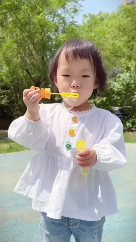 Cartoon bubble water #fyp #toys #goodthing #kidstoysplay #funnytoys #children #kidstoys 