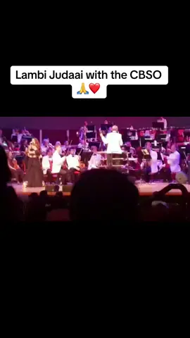 Cant believe I got to do this ! Sing this legendary song with the City of Birmingham Orchestra #reshma #lambijudai #cbso #orchestra #symphony #singinginpublic #sorryaboutthevideo 