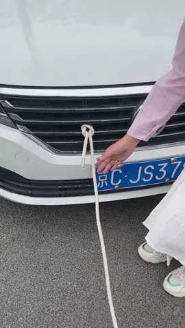 89% of drivers do not know how to properly tie the tow rope！#car #driving #tips