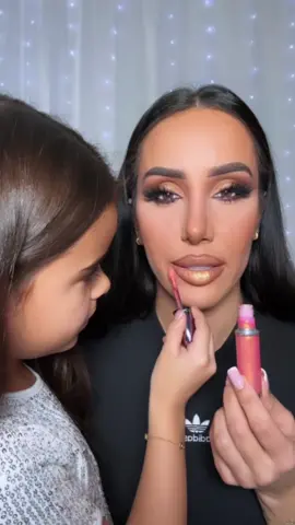 Thank you for 4 Million! We love you all 🤍 #mummyanddaughter #makeuptiktok #LearnOnTikTok 