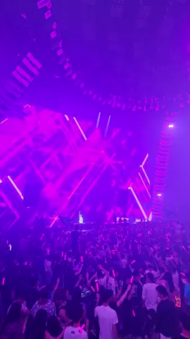 Nightclubs in China are really next level! Look at the size of this 🤯 #music #club #entertainment #party #china 