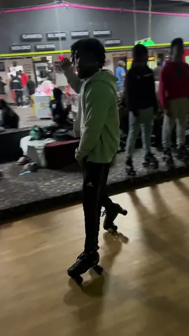 Slowin it down 4 yall                                             #atl #skate #zone #fypシ #fyp #viral #atlanta #skates #skating #slow #set #slowset #atlanta #viralvideo #blowthisup #foryou #4u #skatezone