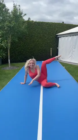 Wer kann sich noch an das andere Video mit dem Sound erinnern?😏😂 #foryou #gymnastics #airtrack #attention #turnen 