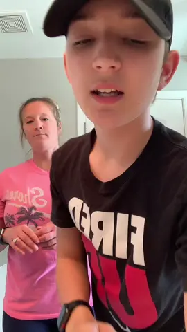 this is pretty usual for all tiktoks🤣 #fyp #foryou #foryoupage #xyzbca #viral #tiktok #funny #gageandmom #gageandmomsings #gagebutler #mary #maryonacross #blooper #bloopers #sing #singing #sang #sings #singer #song #lol #laugh #lmfao @Gage @MegBut 