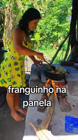 #mulheresfortes #roca #morena ###simplicidade #mulheresfortesecorajosas #fogaoalenha #