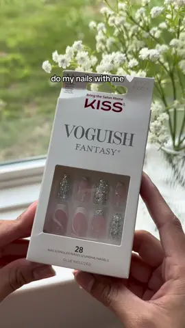 ready to glue nails that last up to 7 days ✨  shop the KISS Matching Mani/Pedi Collection now 🤍  @kissproducts   #KISSnails #kisspartner #notd #nailday #athomenails 