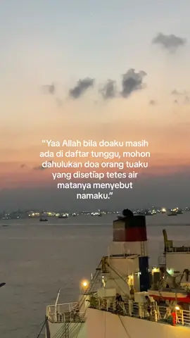 Yang tak pernah meninggalkanmu selain Allah, adalah doa Ibumu. #doaibu #doaibuselamanya #doaibumustajab 