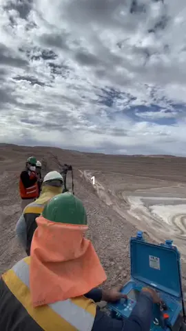 Parte del trabajo diario de la minería. #mineria #repuestos #minerales #maquinaria #encedidototal 