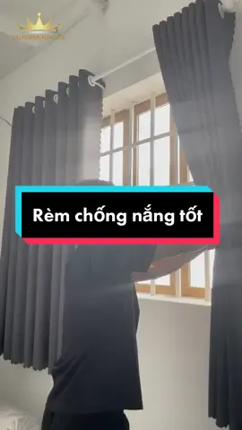 Rèm cửa chống nắng màu xám đậm, dành cho cửa sổ, cửa đi trang trí decor nhà quá đẹp luôn nha #remcua #remcuadep #remchongnang #remcuathongminh #remdan #remcuaso #remcuagiare #thanhtreorem #decorphong #vuaremcuagiasi #thanhtreo #remcuachinh 