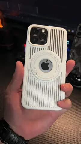 A phone case that meets all your needs #iphone14 #iphone14pro #iphone14promax ##deeppurple #Apple #iphone13promax #MagSafe #Applewallet #AppleWatch #Tech #TechTips #iphone13pro #iphone13 #iphoneMini 