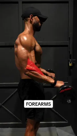 Friday's are for FOREARMS 💪🏽 @STRNG #foryoupage #FitTok #armworkout #gym
