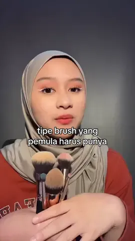 iniii buat yang kemaren masih bingung brush2 apa aja yang harus dibeli. semoga membantuuu yaccc🫶🏻 kalo ada yg kurang jelas tanya ajahhh #brushmakeup 