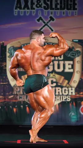 Epic posing routine #Bodybuilding 