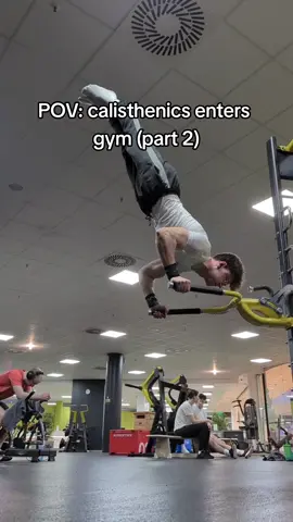 Gym reaction part 2 #handstand #gymreactions #calisthenics #workout #GymTok #handstandpushup #viral #fyp 