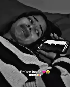Block වෙච්ච Contact අස්සෙ Miss වෙච්ච ආදර කතා කොච්චර නම් ඇත්ද...🥺🥀💔 #pain #love_pain #boot #boot_videos #slowed #feelings #sad_status #heartbroken #whatsappstatus #vibes #me_hitha_thaniyen_ #මේ_හිත_තනියෙන්_ #foryou #fyp 