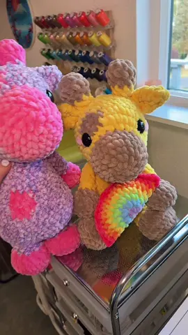 Final touches! . Yarn premier parfait xl sprinkles link in bio! Giraffe pattern available on my Etsy! . #crochet #crocheter #crochettip #crochetgrove #sewing #crochetgiraffe