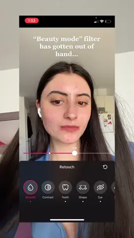 This is a bit too much for me… I talk more about the dangers of beauty filters on social media in eps 5 of @LoudTalk podcast 🎧🖤 #BeautyTok #makeup #skinpositivity #filters #beautyfilters #beautystandard #unfiltered #realskin 