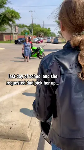 you know we had to show out on the last day of school! 😎 best dad ever 🥹❤️ #motorcycles #bikers #bikelife #bikerlife #Summer #bikersoftiktok #motorcyclesoftiktok #bikergirl #bikerchick #kawasaki #zx636 #ninja636 @ridetousness @MotoBros 