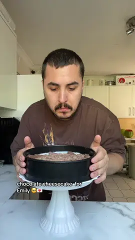 cheescake its the hardest cakes to make #cake #baking #cheesecake #chocolate #milk 