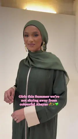 Tag a friend who would rock this green Abaya 💚 #abaya #abayastyle #abayatifashion #abayah #summerhijabstyle 