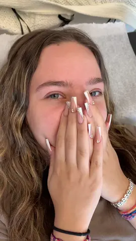 VOLUME LASH EXTENSION 🦋 BEORE & AFTER  #lashextensions #vaughan #woodbridge #thenorth #the6ix #REMDreamCheck #lashtech #lashartist #megavolumelashes #volumelashes #blushbeautybar #blushbeautybar 