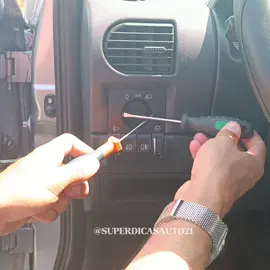 Interruptor do farol do CORSA, ASTRA, ZAFIRA. #superdicasauto #foryoupage #OhNo #tpyシ #carros #foryou #viral #tiktokbrasil #tiktok 