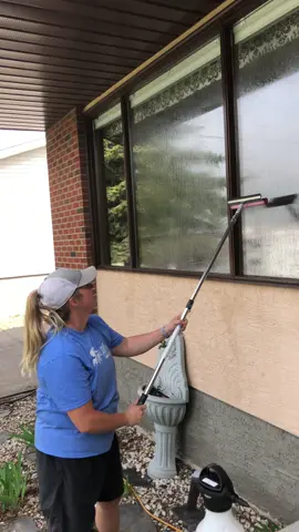 Clean your windows like a pro! I laughed when she wanted to buy the squeege for $3. #shesakeeper #bestwifeever #windowcleaninglife #windowcleaninghack 