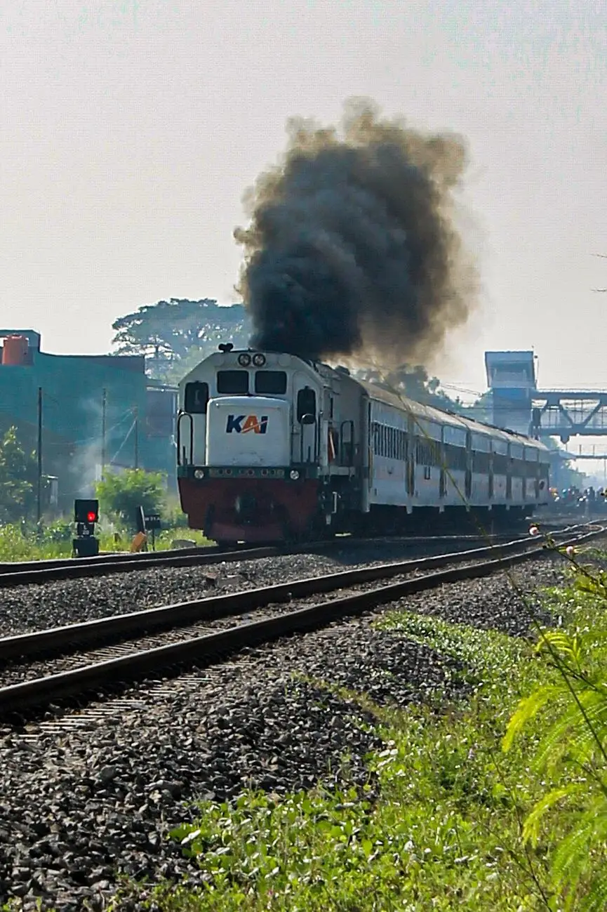 nihh yang mau foto foto Kobong..... jangan lupa izin kalo mau di bikin bahan atau sertakan sumber✌️✌️ #storykeretaapi🔥🎭 #ptkai #masinis #railfans #masinisramah #kawanrailfans #doap2bandung #storykereta🎭 #kawanrailfans🎭 #safetyhunting #keretaapi #kai121 