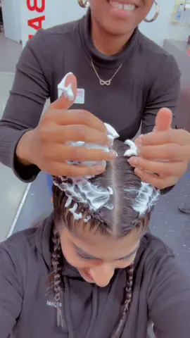 Braids 🤙🏼🤙🏼 #bramptonbraids #bramptonbraider #bramptonhairstylist #bramptonsalon #mississauga #etobicoke #canada #beebagirls #VikingRise #transformation #desitiktok #desi #punjabitiktok #punjabiincanada #collegeplaza #sheridan #humber #foryoupage #fypシ゚viral #fypシ #followformorevideoシシシシシ 
