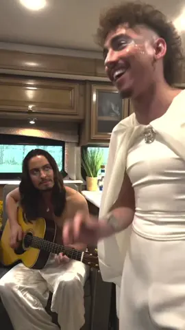 A warm welcome into the world… #gretavanfleet #gvf #starcatcher #newmusic #meetingthemaster 