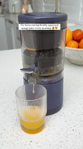 This chargeable juicier makes fresh juice super fast and delicious! 🍊😊 #KitchenHacks #homehacks #amazondeals 