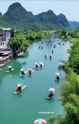Hãy hứa với tôi: Kiếp này, bạn phải mang người mình thích đến sông Ngọc Long ở cổ trấn Dương Sóc, Quế Lâm , cảm nhận thú vui chèo bè tre nhân tạo. #阳朔遇龙 #Yangshuo #Yulonghe  #中国 #china #chinatravel #travellife #traveltiktok 