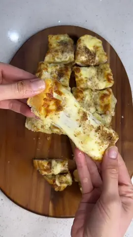Cheesy garlic bread 🥖 🧄  Ingredients: 1 baguette 🥖  Melted butter Garlic Thyme  Mix the butter with the chopped thyme  and minced garlic Generously spread the garlic butter onto each slice of bread, add mozza cheese and bake at 200C for about 10 till nice and golden and enjoy 🤤  #garlicbread #cheese #bread #carbs #garlic #butter #italianfood #nodiet #noleftovers #feedfeed #tastethisnext #delicious #tryitordiet #eeeeeats #fooodie #lowellma #amazingfood #Eater #thrillist #feedyoursoul #bestfoodworld #FoodLover #EasyRecipe #recettefacile #foodiesofinstagram 