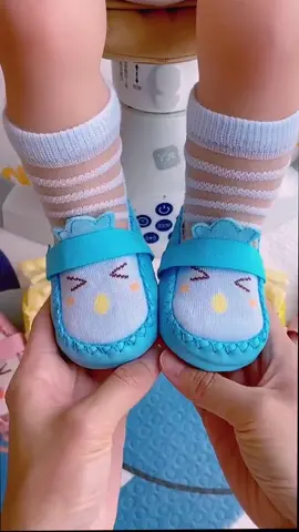 Baby need the shoes #pyf #baby #babytiktok #babythings #babyproducts #babyneed #goodthing #useful #foryou #babystuff 