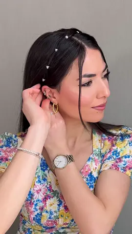 Easy and cute hairstyle 🩷 #summerhair #hairtok2023 #hairinspiration #hairideas #hairinspo #sacmodelleri #rubberbandhairstyle #headband 