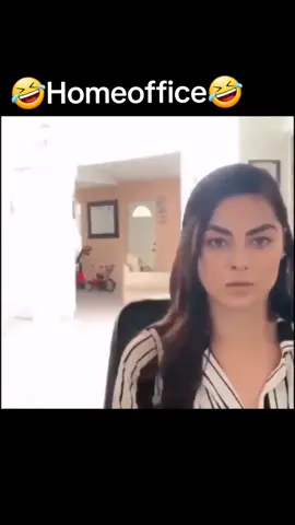 #homeoffice  #moments  #video  #fail  #moments  #viral  #people  #frends  #funnyvideos  #laugh  #suprise 