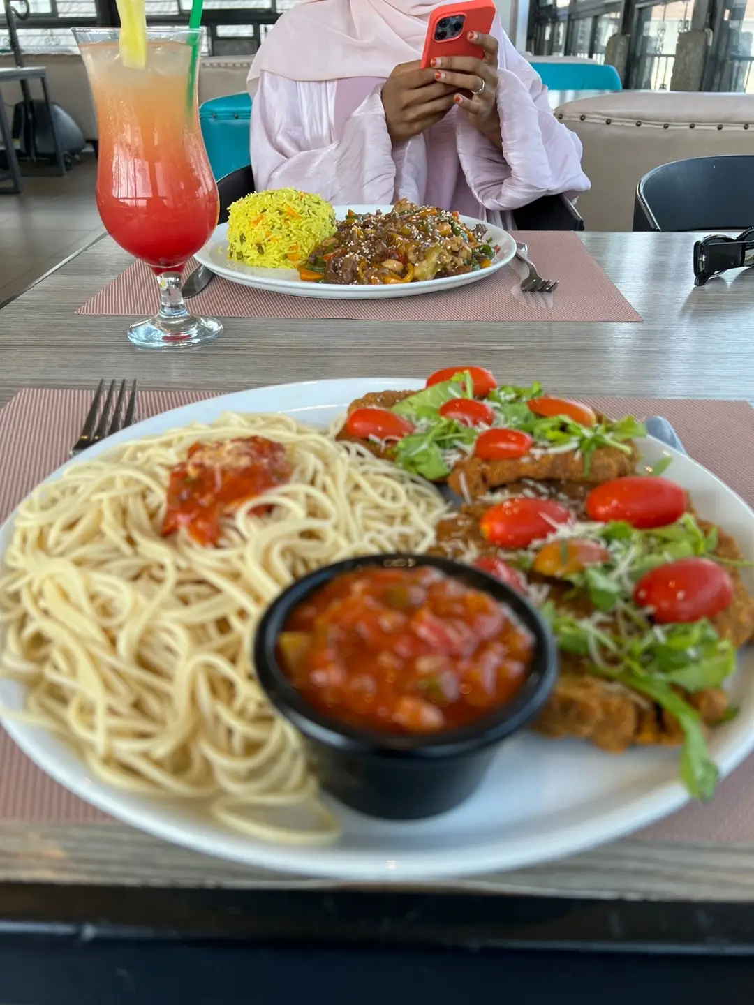 phone always eats first 🤭, my friends are actually tired of me 🤣   #foodtiktok #photodump #Foodie #restaurantsinabuja #abujafoodtour #abujafoodplug