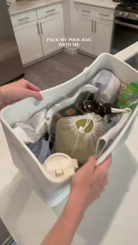 Is anyone else SO HAPPY that it’s summer?! Can’t wait for all the pool days ☀️😎🍉✨🙌🏻 #whatsinmybag #poolbag #poolbagessentials #poolday #pooldayessentials #pooldaywithtoddlers  #boggbag #boggbags #Lifestyle #productivity #summermusthaves #summeressentials #MomsofTikTok #momlife #toddlermom 