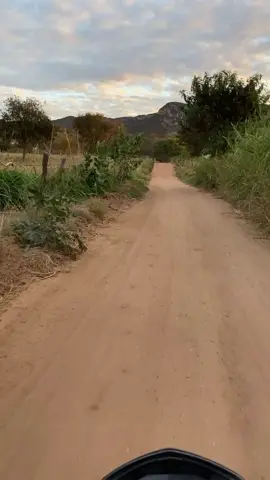 #StatusDeMoto #ViajandoDeMoto #PaisagensNaturais #viajandonaestrada #MadeInRoça #vidanocampo #VidaDoInterior 