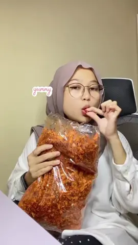 Mukbang Basreng Pedas 1 KG !! #fypシ #mukbang #asmr #foryou #tiktokvirall #jajanankekinian #tiktokvirall #makananviraltiktok #basrengpedasdaunjeruk #basrengsultanbandung #basrengpedas #basrengsultanbandung #basrengsajodosnack #basrengrajangemil #basrengbandung 