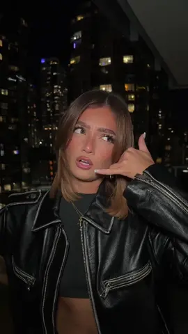 hehehehehw why do we look the same @Isabellarose 