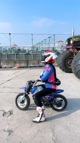 Can't figure out a woman😤😅😂 #moto #motogirl #bikegirl #motorcycle #motorbike #motolife #bikelover #tiktok #fyp 