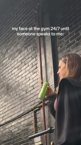 i didn’t realise my face looked so mad till i started filming myself at the gym 🤣 #rbf #GymTok #gymgirl #gymhumour #gympositivity 