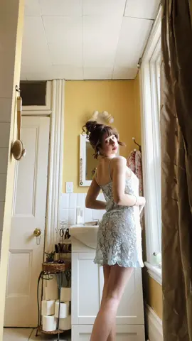 comfy sunday get dressed with me 🫶🏻 #grwm #vintagevibes #vintagegirl #lavieenrose #slipdress #gnd 