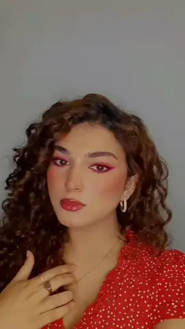 Shouldn't love you , but I couldn't help it  . #makeuptutorial #makeup  #makeuphacks #eyemakeup  #eyemakeuptutorial 