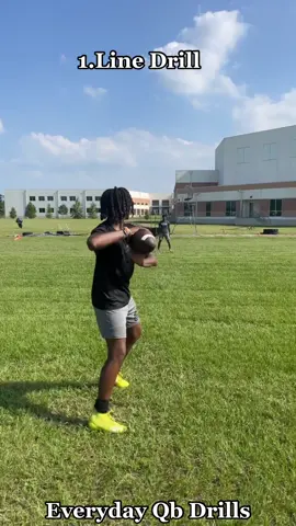 Everyday drills I use to get my Qbs mechanics , footwork and timing down ⭐️⭐️⭐️ for inquires dm me I’m training in the Nola metro area #qb #qbtraining #fyp #football #viral #football #qbmechanics #nola 