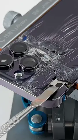 Dismantling phone back glass #capcut#TikTok#hotairgun#iphone#phonerepair#A16#foryou#foryoupage#techtok#fixtok@tiktok
