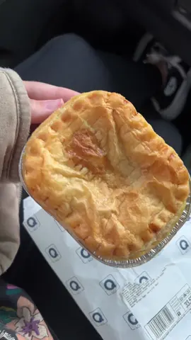 Things I love as an American living in South Africa | GARAGE PIES 🥧🫶🏼🤤 #garagepie #southafrica #americaninsouthafrica #afrikaanstiktok #southafricanandamerican #southafricafood 