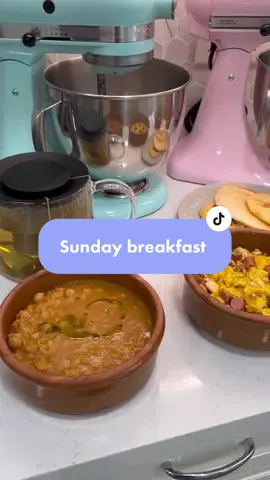 Sunday breakfast for the family! #breakfast #family #summerrecipes #yummy #satisfyingvideo 